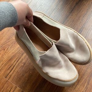 Toms Loma slip on‎ shoes two tone suede size 9